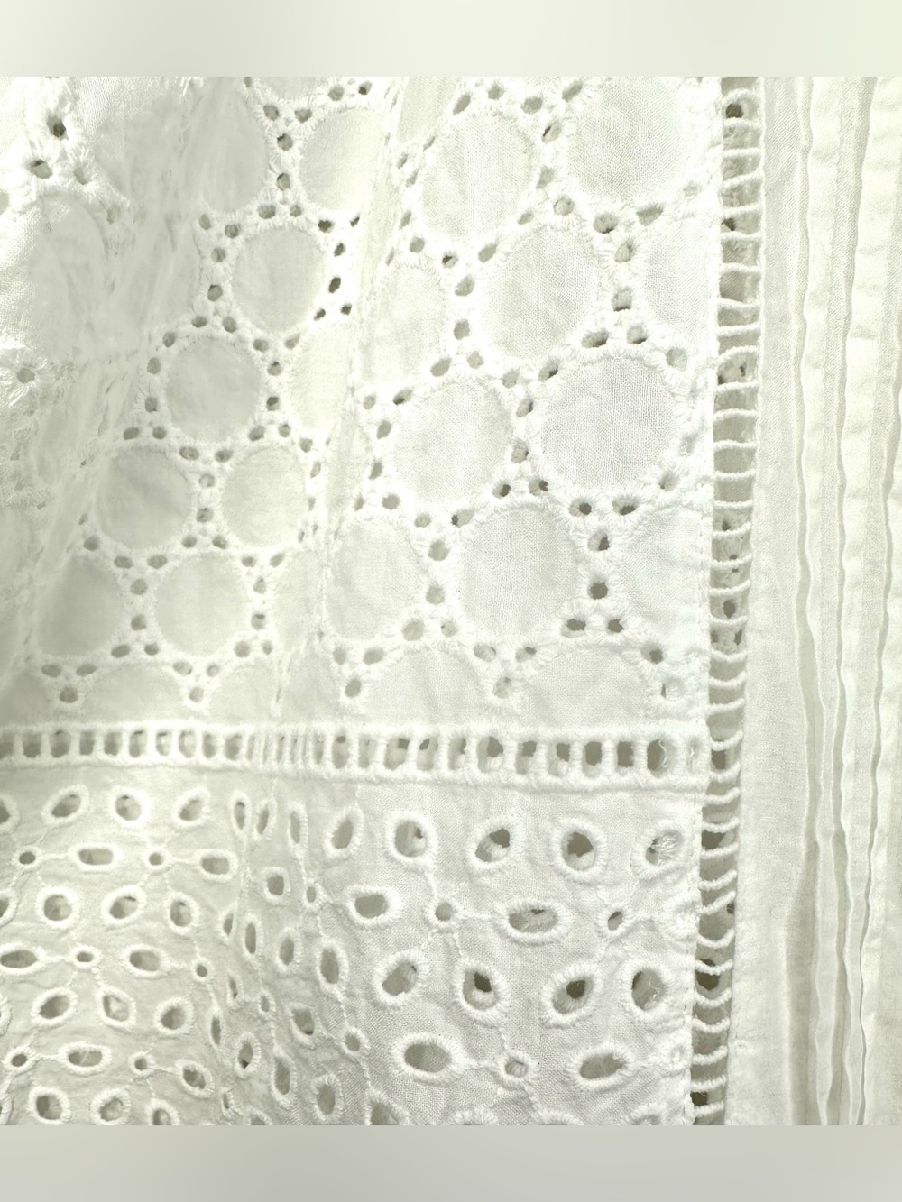 J.McLaughlin White Eyelet Lace Cotton Blouse L Pintuck Button Front Boho Cottage - Picture 4 of 11